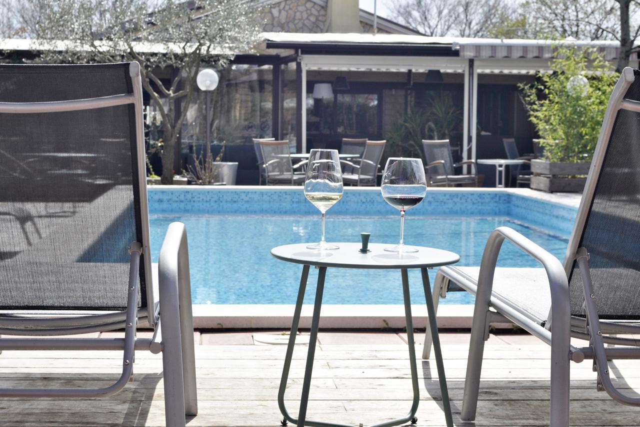 Boutique Mobile Homes Ulikarovinj (Adults Only) Экстерьер фото